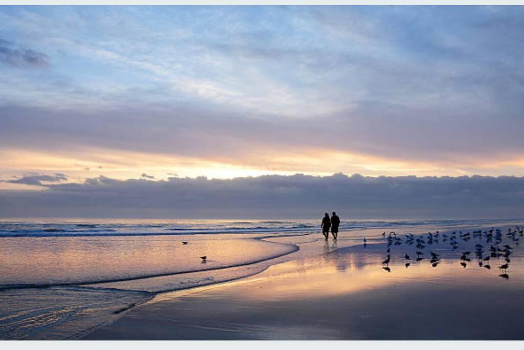 Beautiful Oceanfront Two Bedroom Condo Daytona Beach Eksteriør bilde